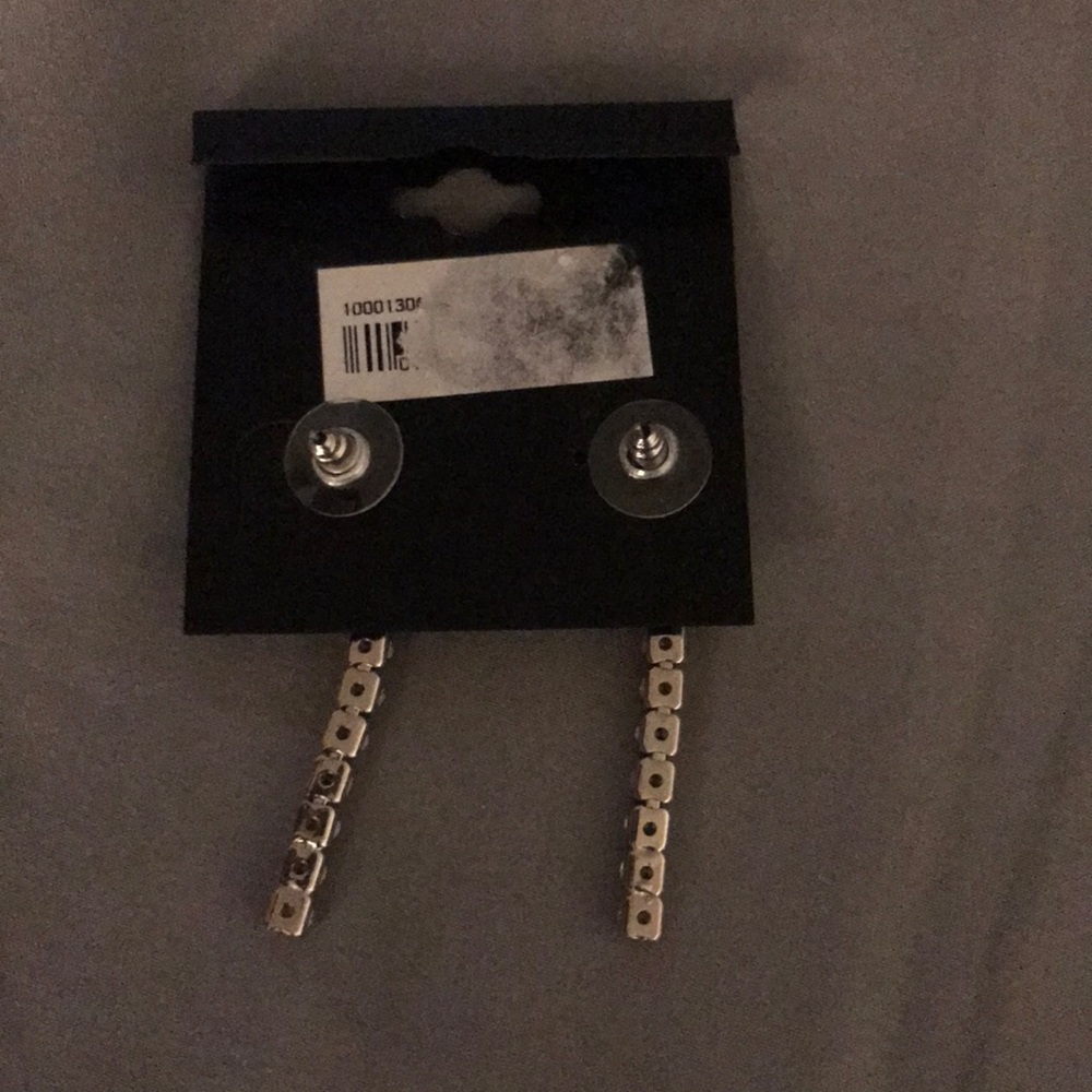 Earrings - Picture 3 of 3